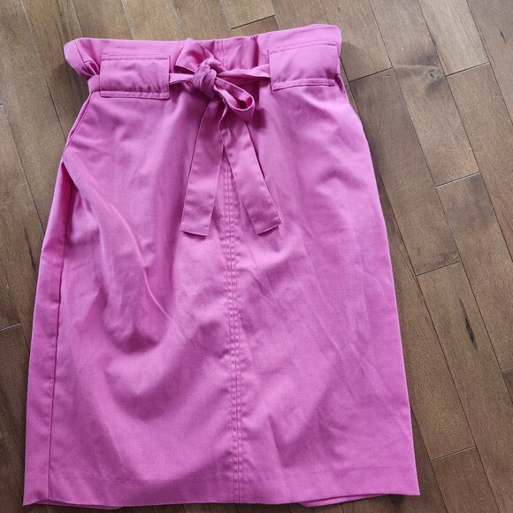 3/$15 SALE!!!   😎  Banana Republic hot pink skirt - Picture 1 of 3